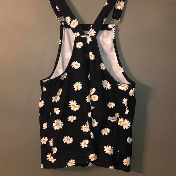 Black Overalls/Skirt with daisies - Picture 3 of 4